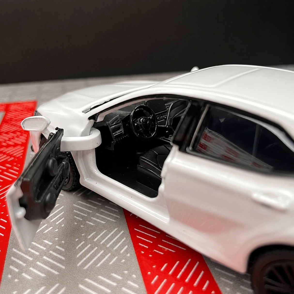 [TOY] 1:36 Toyota 2017 Camry XV70 vit modellbil Die-Cast