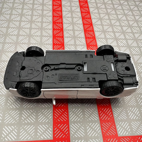 [TOY] 1:36 Toyota 2017 Camry XV70 White Model Car Die-Cast