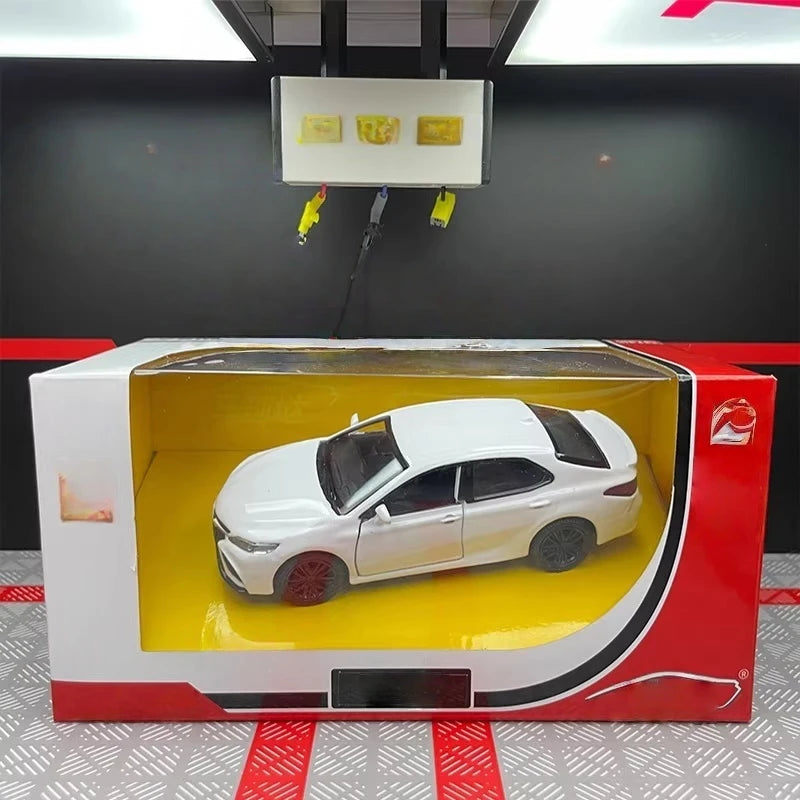 [TOY] 1:36 Toyota 2017 Camry XV70 White Model Car Die-Cast