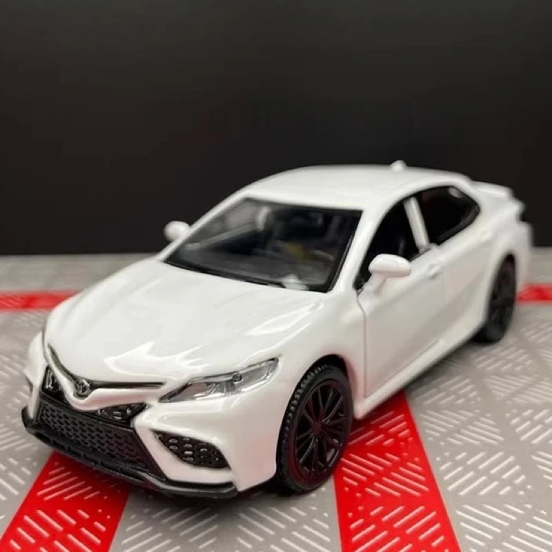 [TOY] 1:36 Toyota 2017 Camry XV70 White Model Car Die-Cast