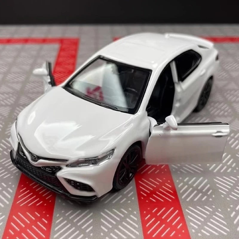 [TOY] 1:36 Toyota 2017 Camry XV70 White Model Car Die-Cast