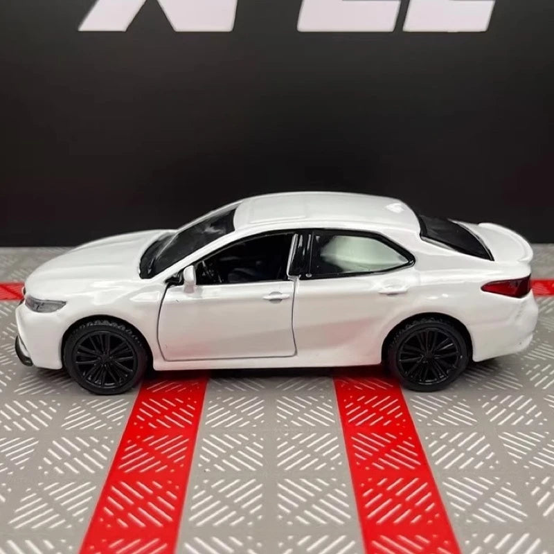 [TOY] 1:36 Toyota 2017 Camry XV70 White Model Car Die-Cast