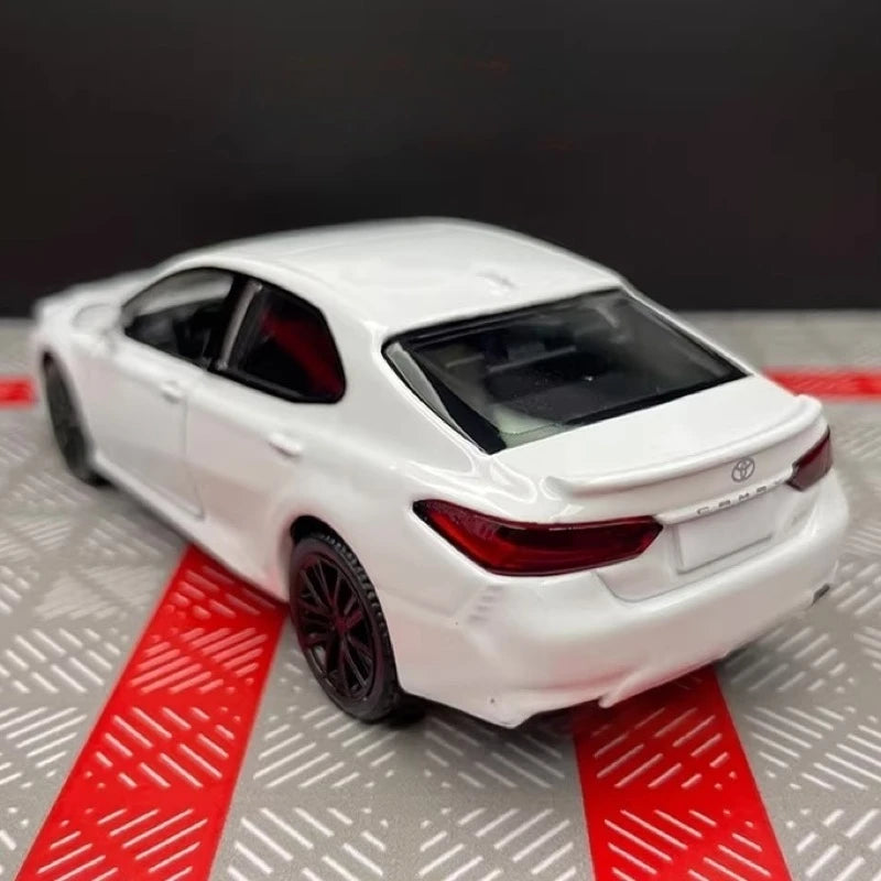 [TOY] 1:36 Toyota 2017 Camry XV70 White Model Car Die-Cast