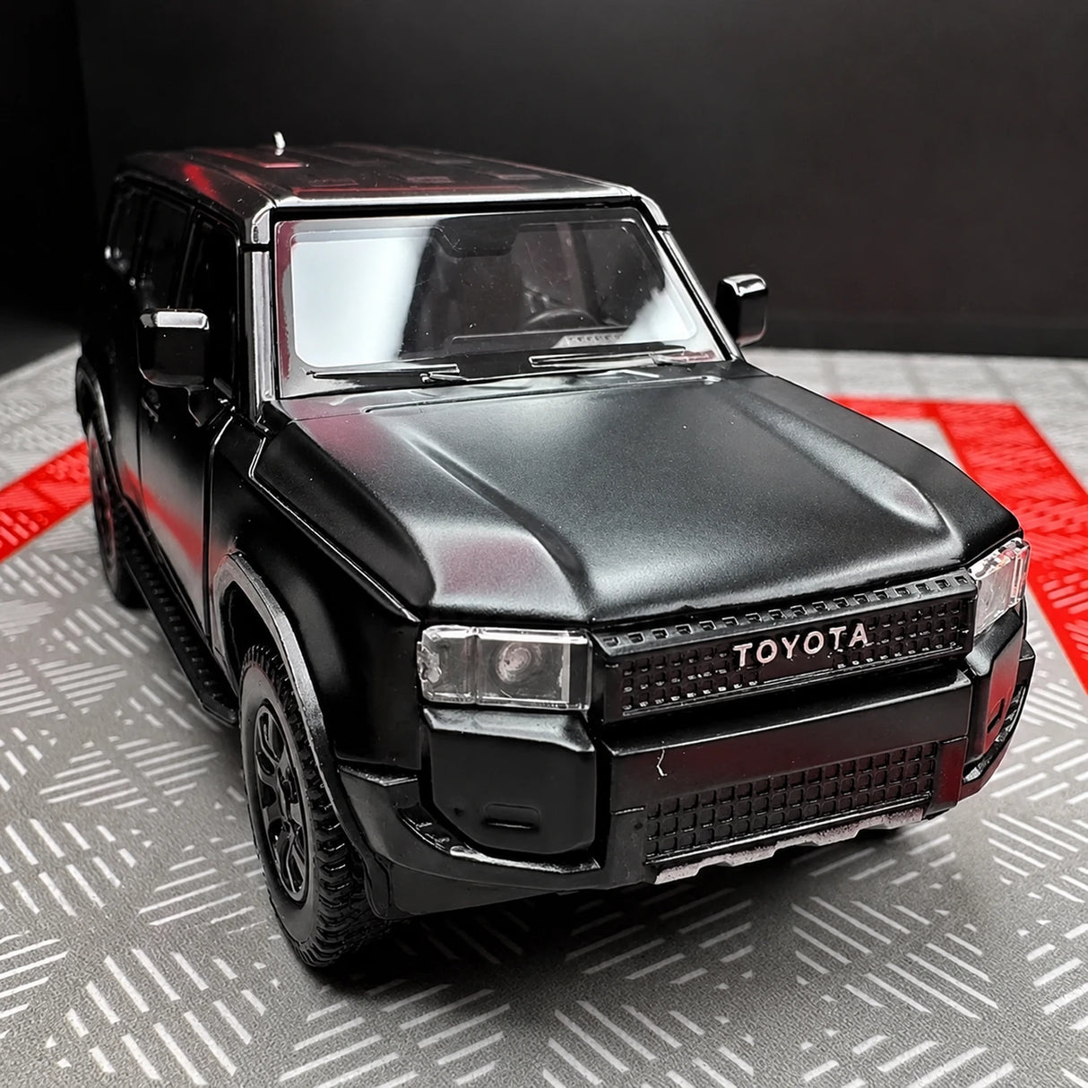 Toyota 2023 Land Cruiser J250 Black 1:36 – Diecast Display Model Die-Cast