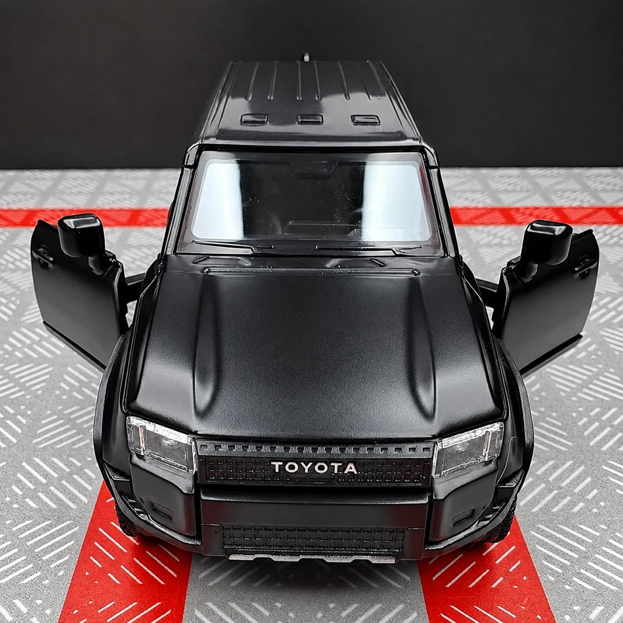 Toyota 2023 Land Cruiser J250 Black 1:36 – Diecast Display Model Die-Cast