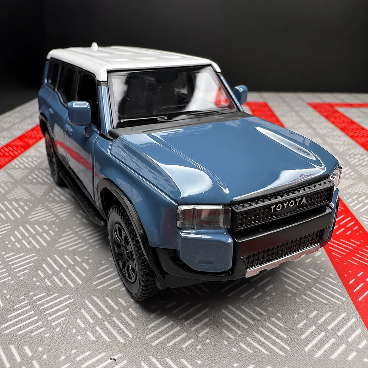 Toyota 2023 Land Cruiser J250 Blue 1:36 – Diecast Display Model Die-Cast