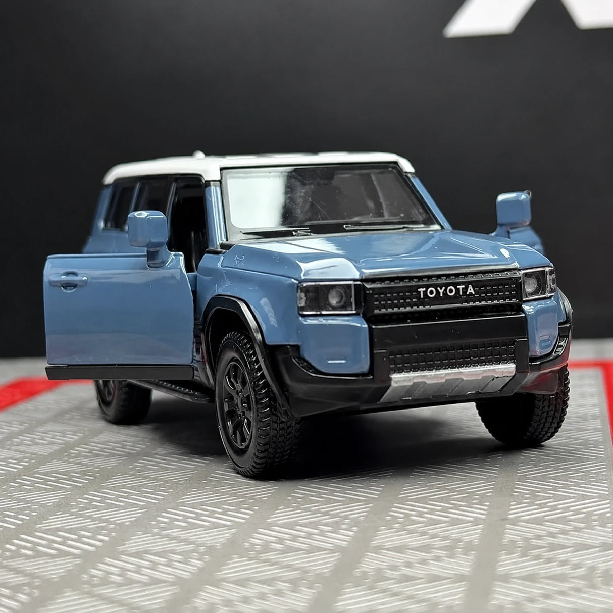 Toyota 2023 Land Cruiser J250 Blue 1:36 – Diecast Display Model Die-Cast