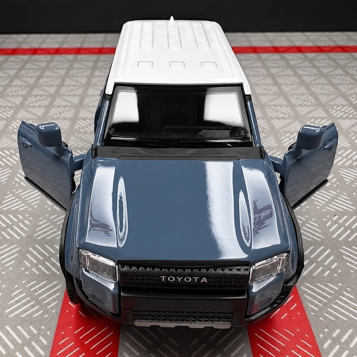 Toyota 2023 Land Cruiser J250 Blue 1:36 – Diecast Display Model Die-Cast