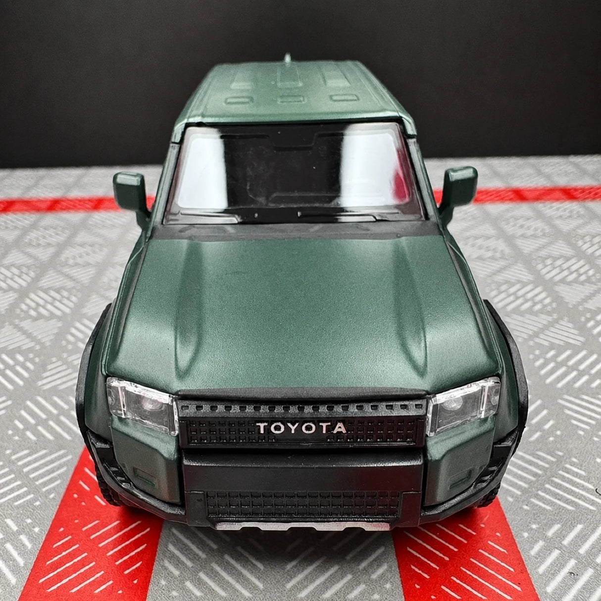 [TOY] 1:36 Toyota 2023 Land Cruiser J250 Green Model Car Die-Cast