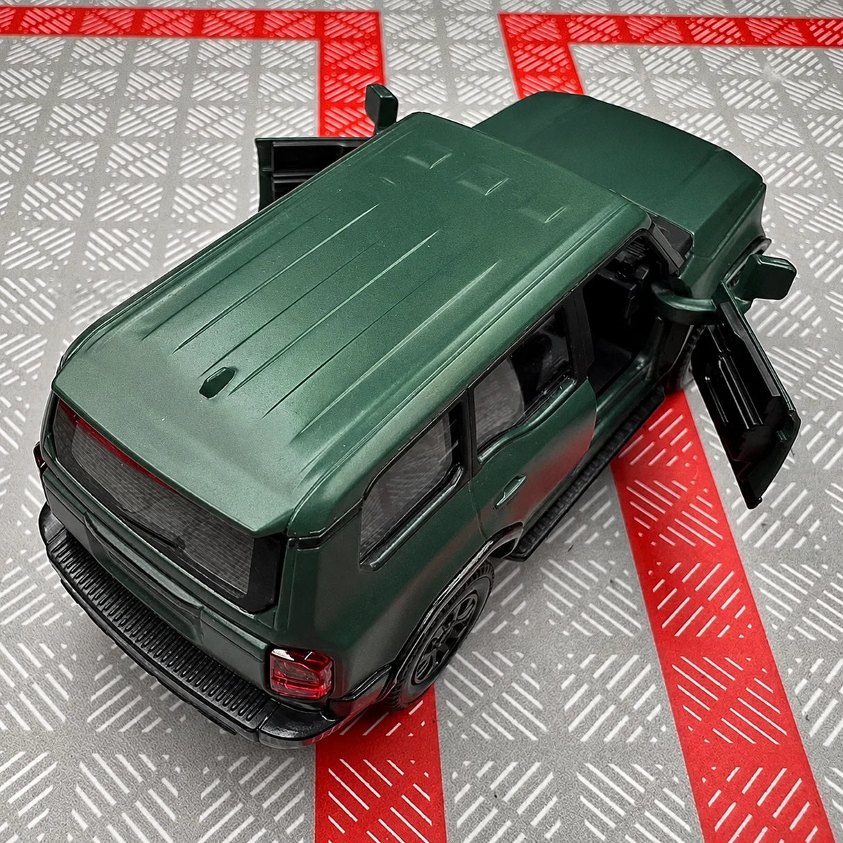 [TOY] 1:36 Toyota 2023 Land Cruiser J250 Green Model Car Die-Cast