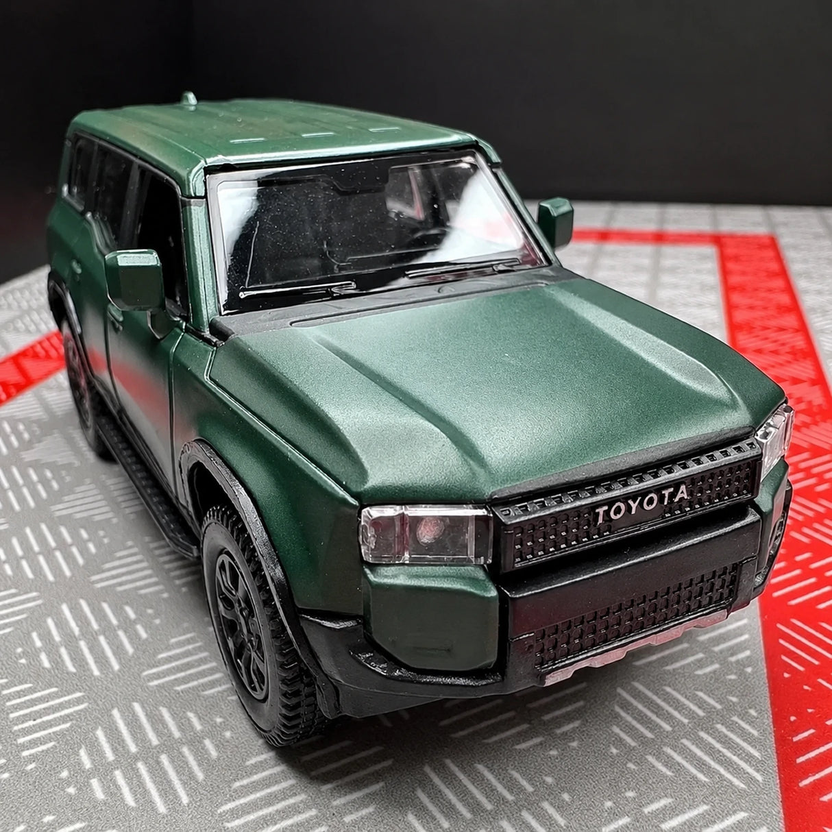 [TOY] 1:36 Toyota 2023 Land Cruiser J250 Green Model Car Die-Cast