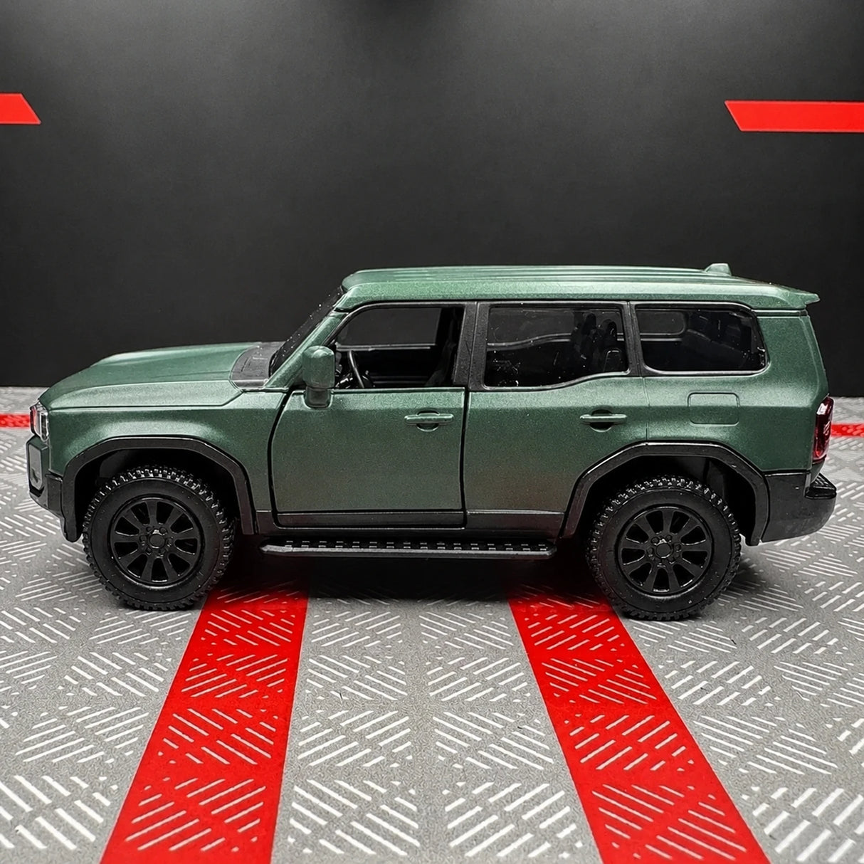 [TOY] 1:36 Toyota 2023 Land Cruiser J250 Green Model Car Die-Cast