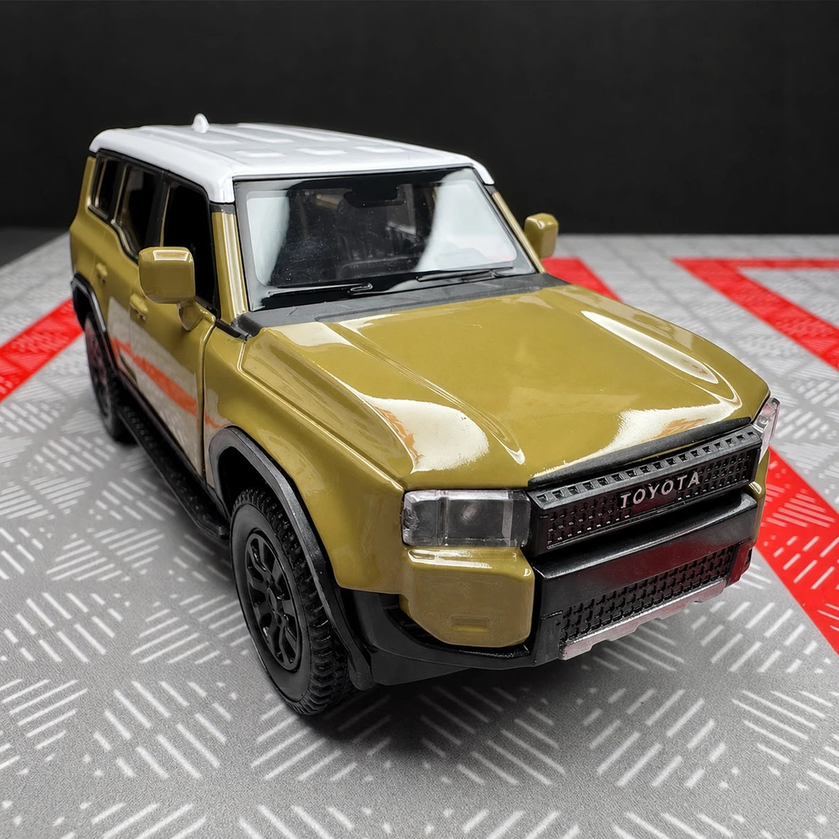 [TOY] 1:36 Toyota 2023 Land Cruiser J250 Khaki Model Car Die-Cast
