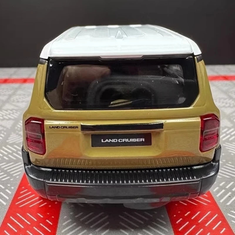 [TOY] 1:36 Toyota 2023 Land Cruiser J250 Khaki Model Car Die-Cast