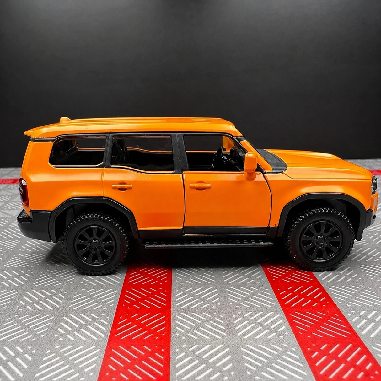 [TOY] 1:36 Toyota 2023 Land Cruiser J250 オレンジ モデルカー Die-Cast