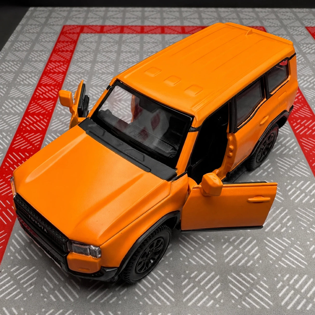 [TOY] 1:36 Toyota 2023 Land Cruiser J250 オレンジ モデルカー Die-Cast