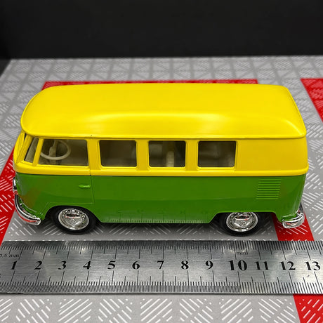 Volkswagen 1963 T1 Verde e Giallo 1:36 – modello pressofuso in metallo pressofuso