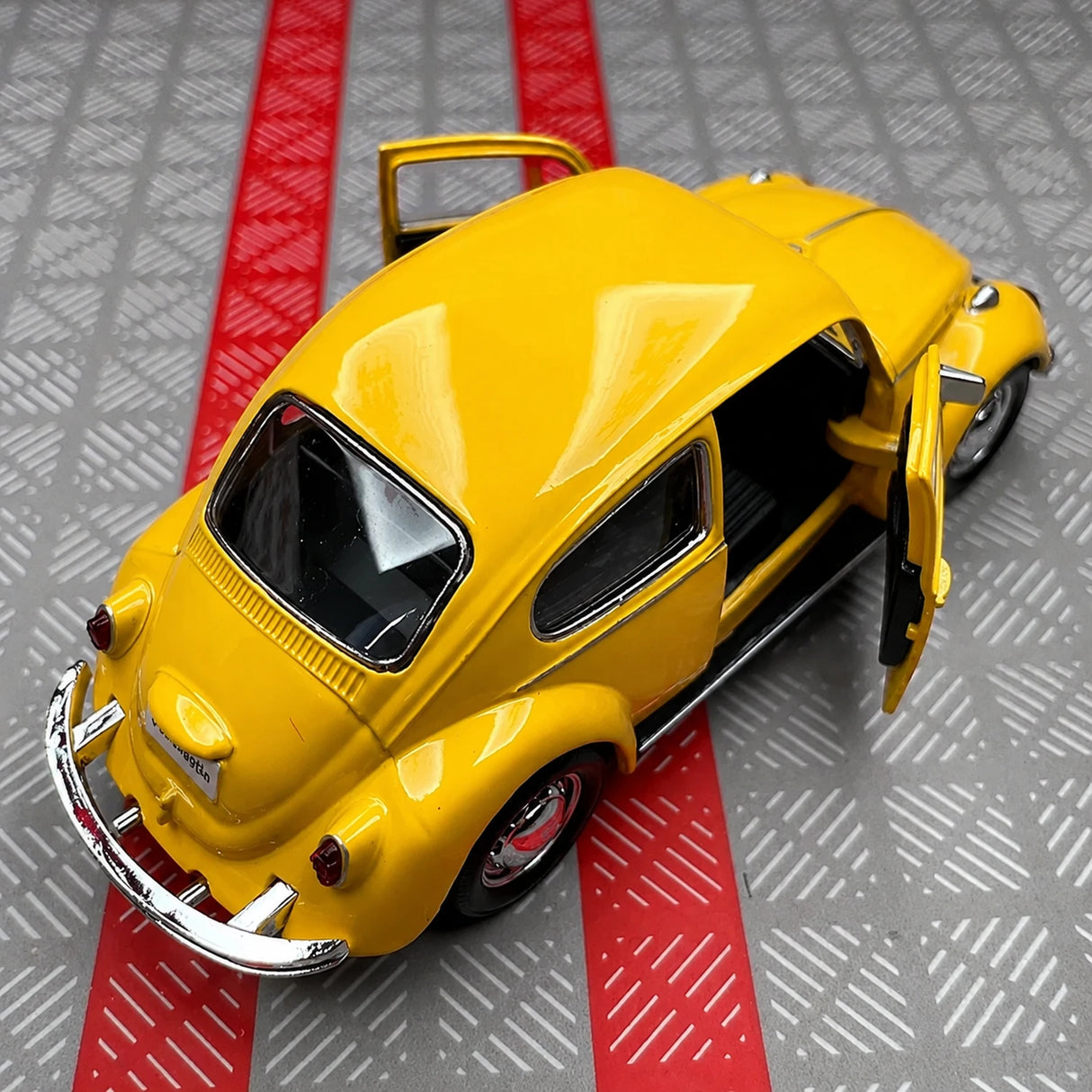 [TOY] 1:36 Volkswagen 1967 Beetle Glossy Yellow Model Car Die-Cast