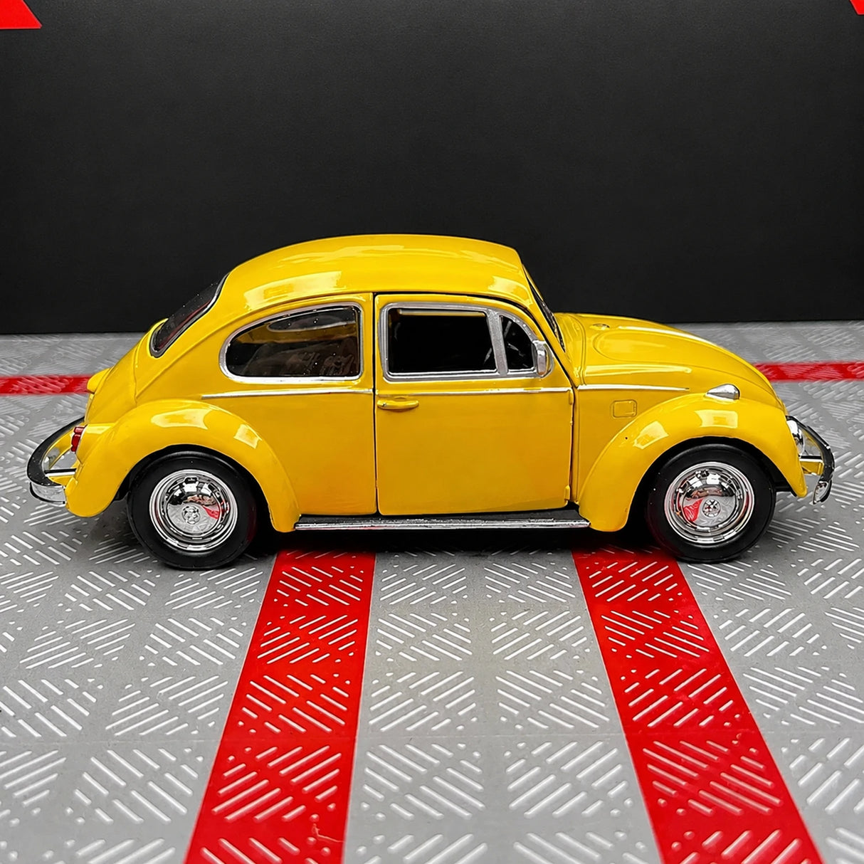 [TOY] 1:36 Volkswagen 1967 Beetle Glossy Yellow Model Car Die-Cast