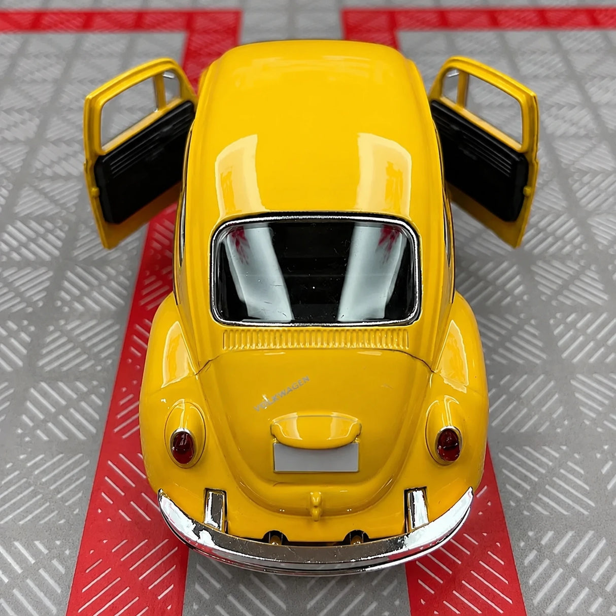 [TOY] 1:36 Volkswagen 1967 Beetle Glossy Yellow Model Car Die-Cast