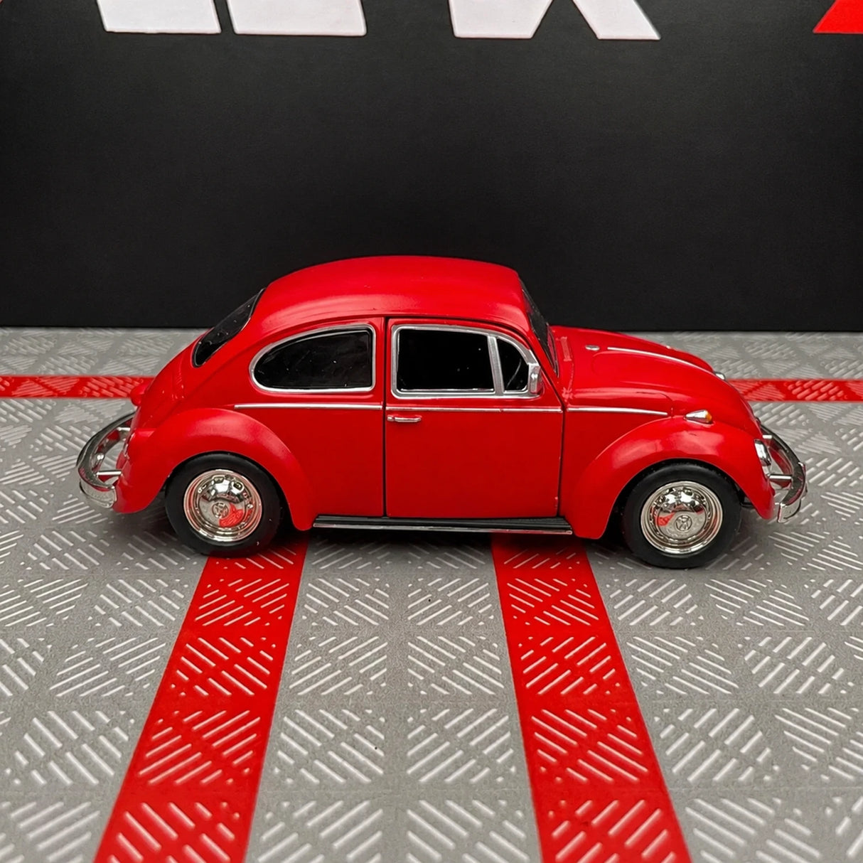 Volkswagen 1967 Beetle Matte Red 1:36 – Diecast Display Model Die-Cast