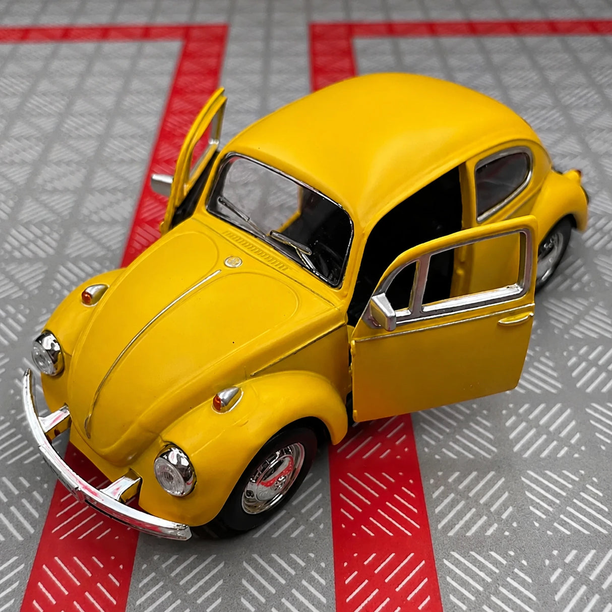 Volkswagen 1967 Beetle Matte Yellow 1:36 – Diecast Display Model Die-Cast