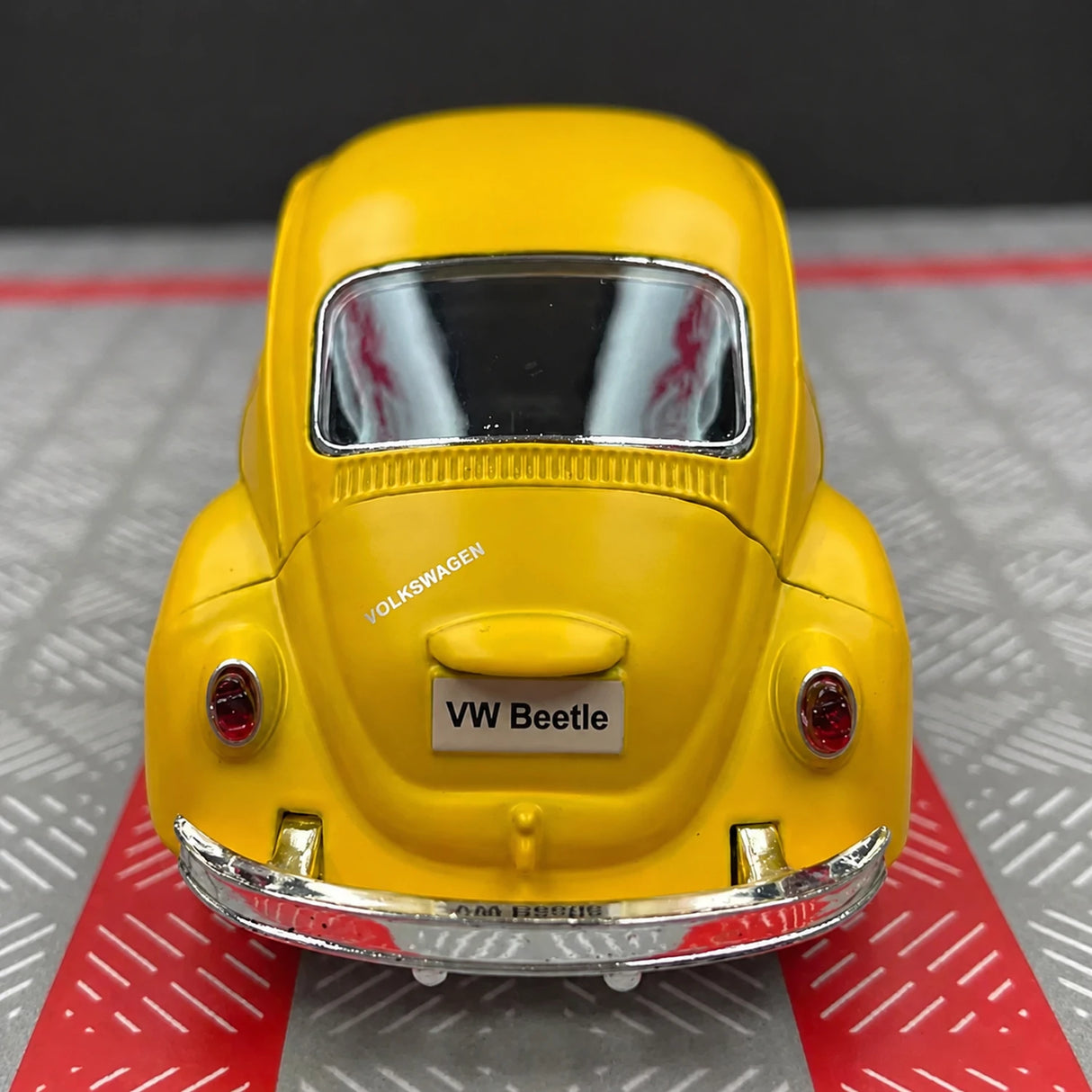 Volkswagen 1967 Beetle Matte Yellow 1:36 – Diecast Display Model Die-Cast