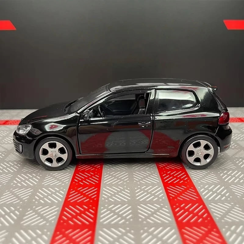 [TOY] 1:36 Volkswagen 2010 Golf GTI svart modellbil Die-Cast