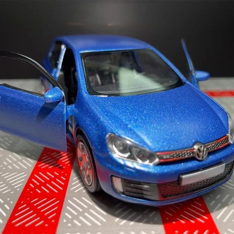[TOY] 1:36 Volkswagen 2010 Golf GTI bleu voiture miniature Die-Cast