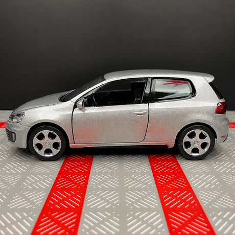 [TOY] 1:36 Volkswagen 2010 Golf GTI argento modellino di auto Die-Cast