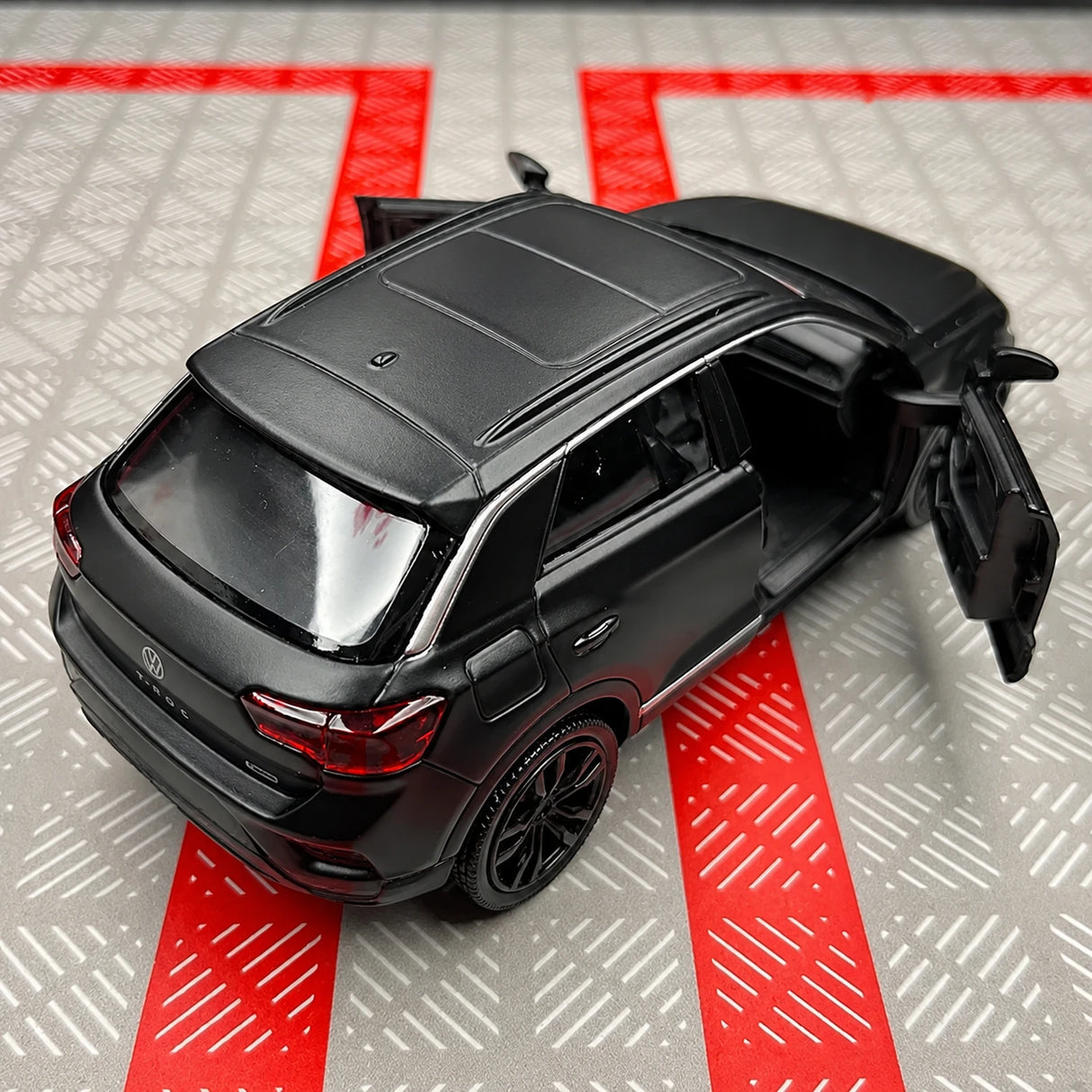 Volkswagen 2020 T-Roc Black 1:36 – Diecast Display Model Die-Cast