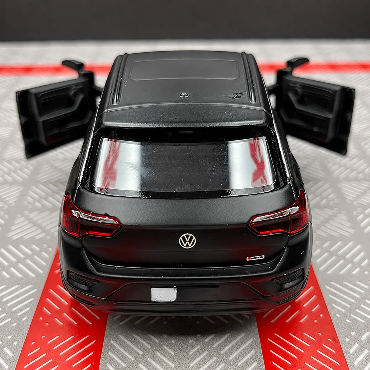 Volkswagen 2020 T-Roc Black 1:36 – Diecast Display Model Die-Cast