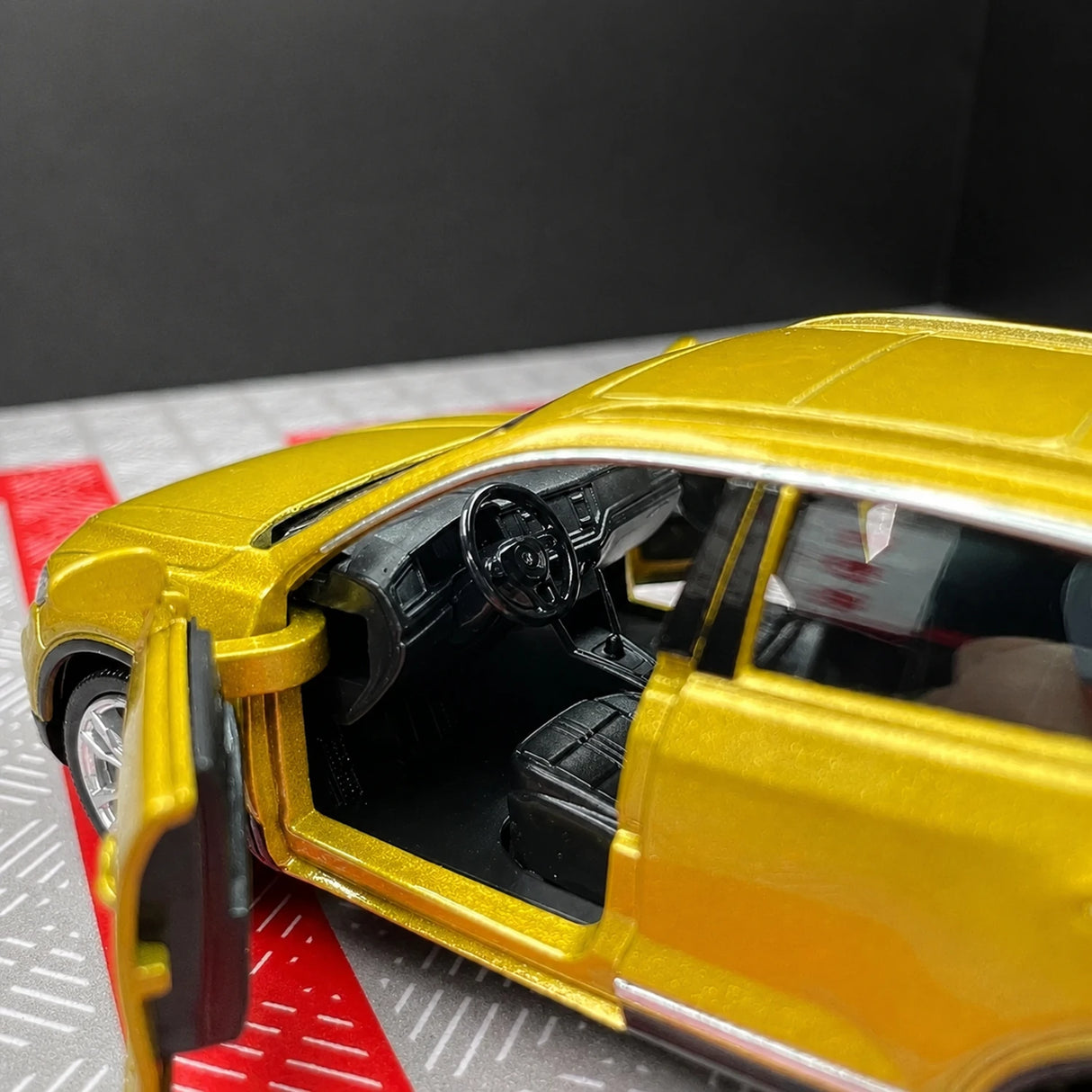 [TOY] 1:36 Volkswagen 2020 T-Roc Gold Model Car Die-Cast