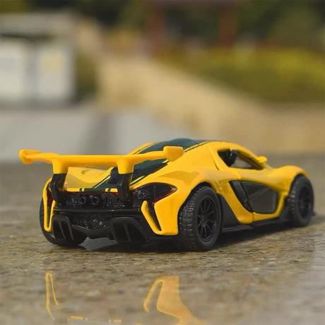 McLaren 2015 P1 GTR أصفر 1:40 – نموذج عرض معدني مصبوب
