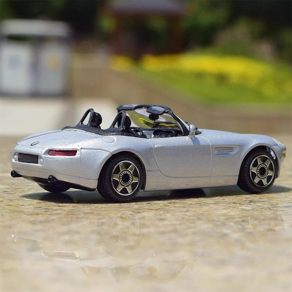 [TOY] 1:43 BMW 2000 E52 Z8 Silver Model Car Die-Cast