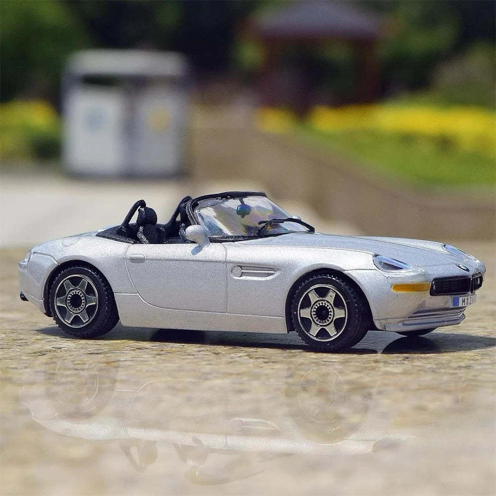 [TOY] 1:43 BMW 2000 E52 Z8 Silver Model Car Die-Cast