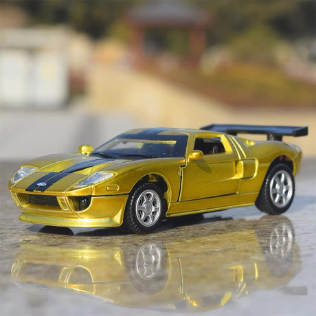 [TOY] 1:43 Ford 2004 GT Gold Model Car Die-Cast