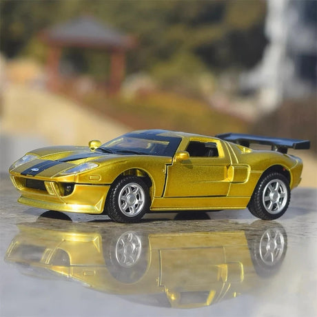 [TOY] 1:43 Ford 2004 GT Gold Model Car Die-Cast
