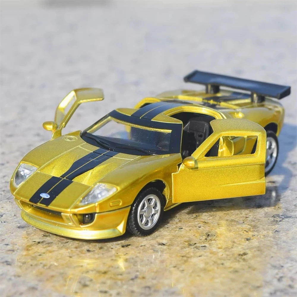 [TOY] 1:43 Ford 2004 GT Gold Model Car Die-Cast