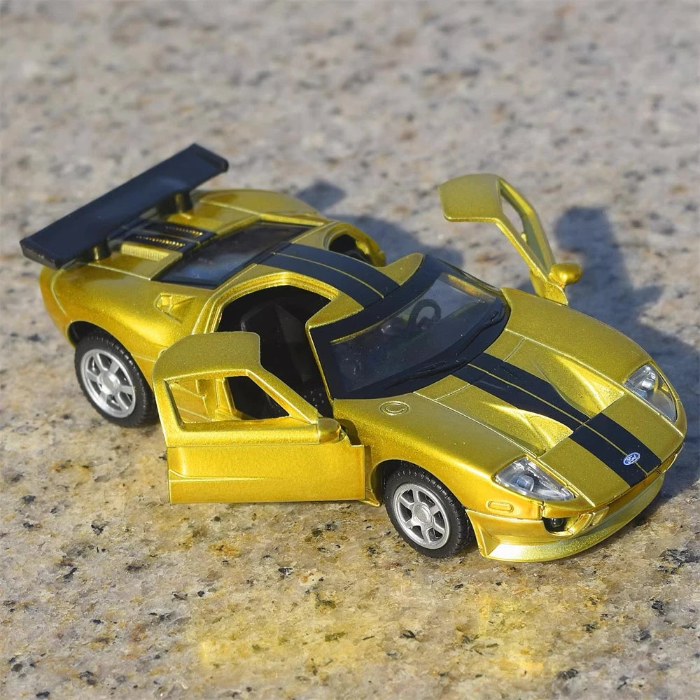 [TOY] 1:43 Ford 2004 GT Gold Model Car Die-Cast