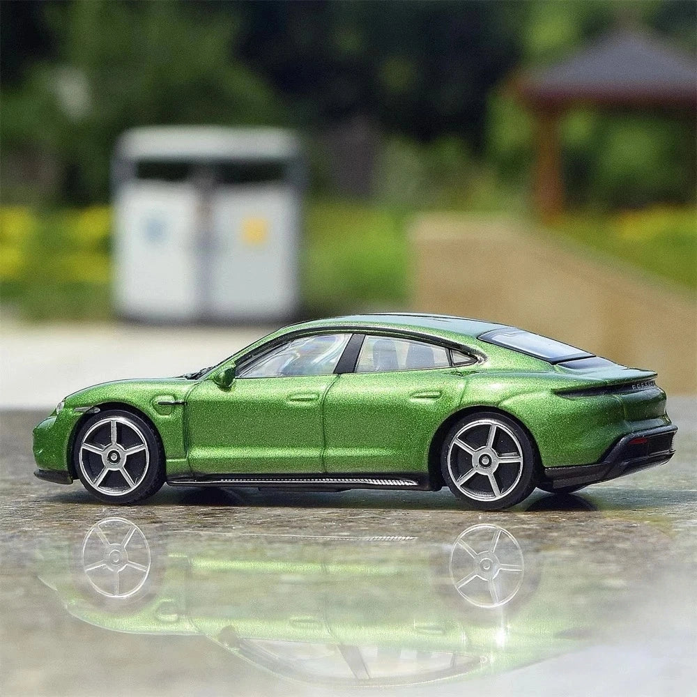 [TOY] 1:43 Porsche 2019 Taycan Green Model Car Die-Cast