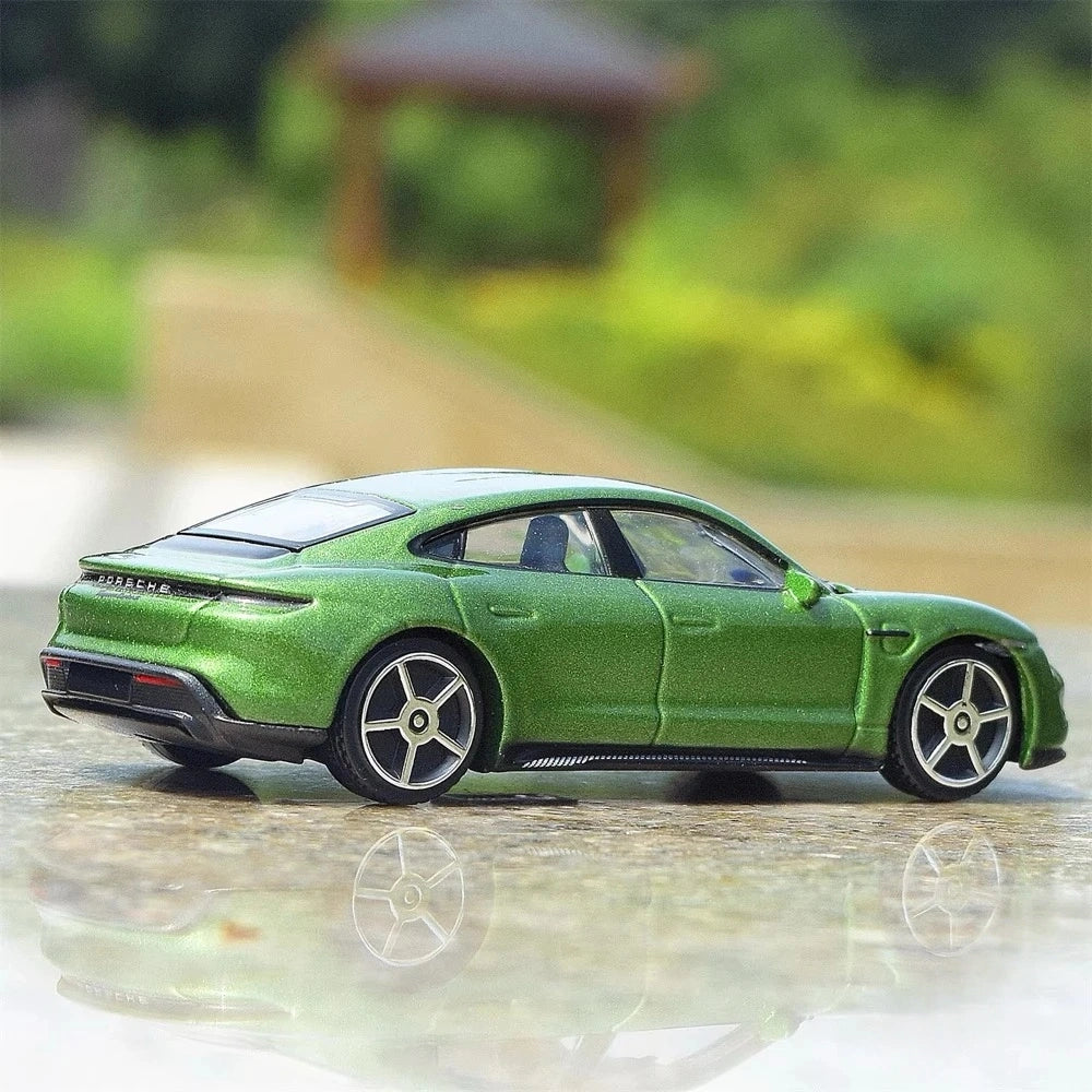 [TOY] 1:43 Porsche 2019 Taycan Green Model Car Die-Cast