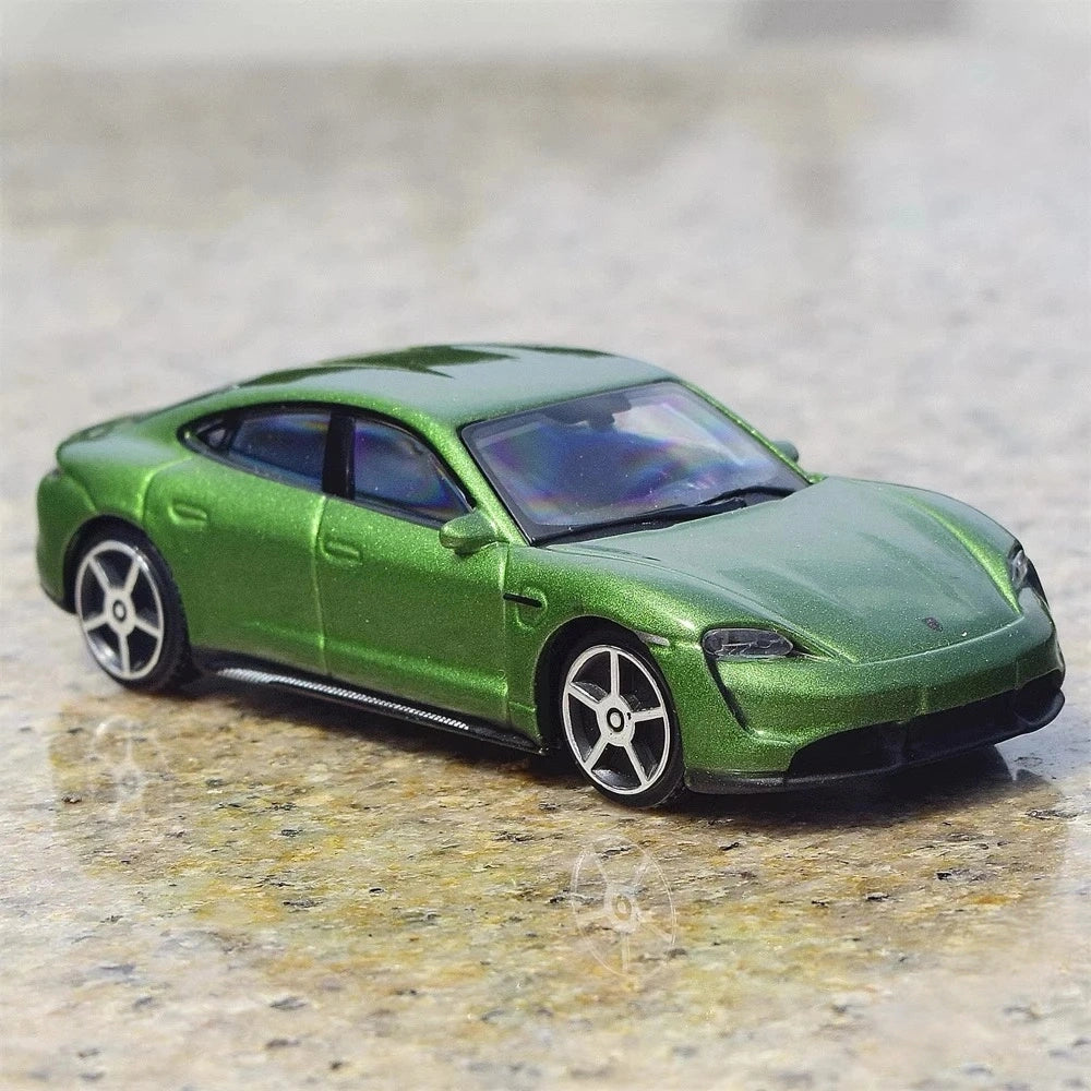 [TOY] 1:43 Porsche 2019 Taycan Green Model Car Die-Cast