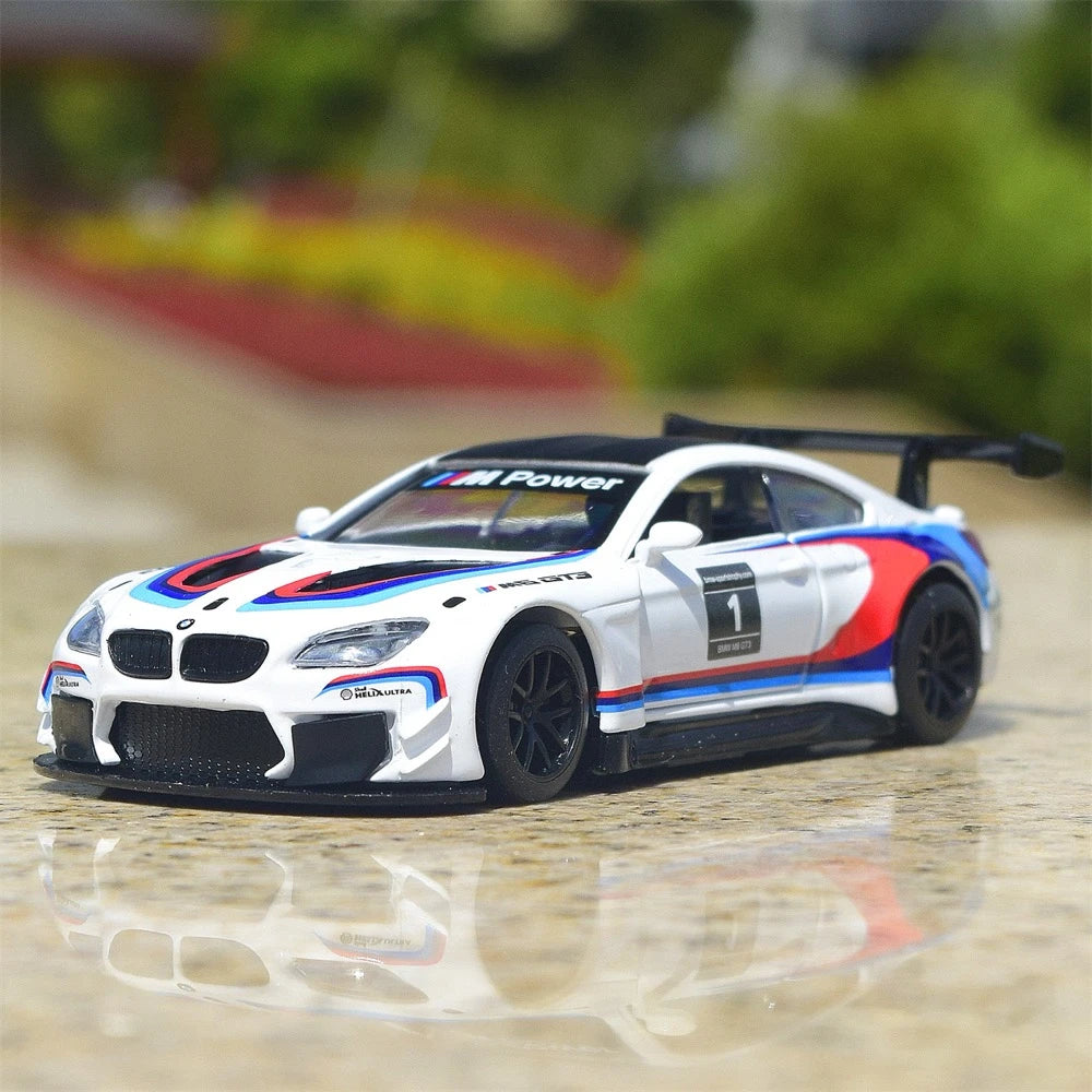 [TOY] 1:44 BMW 2016 F13 M6 GT3 #1 modellino di auto Die-Cast
