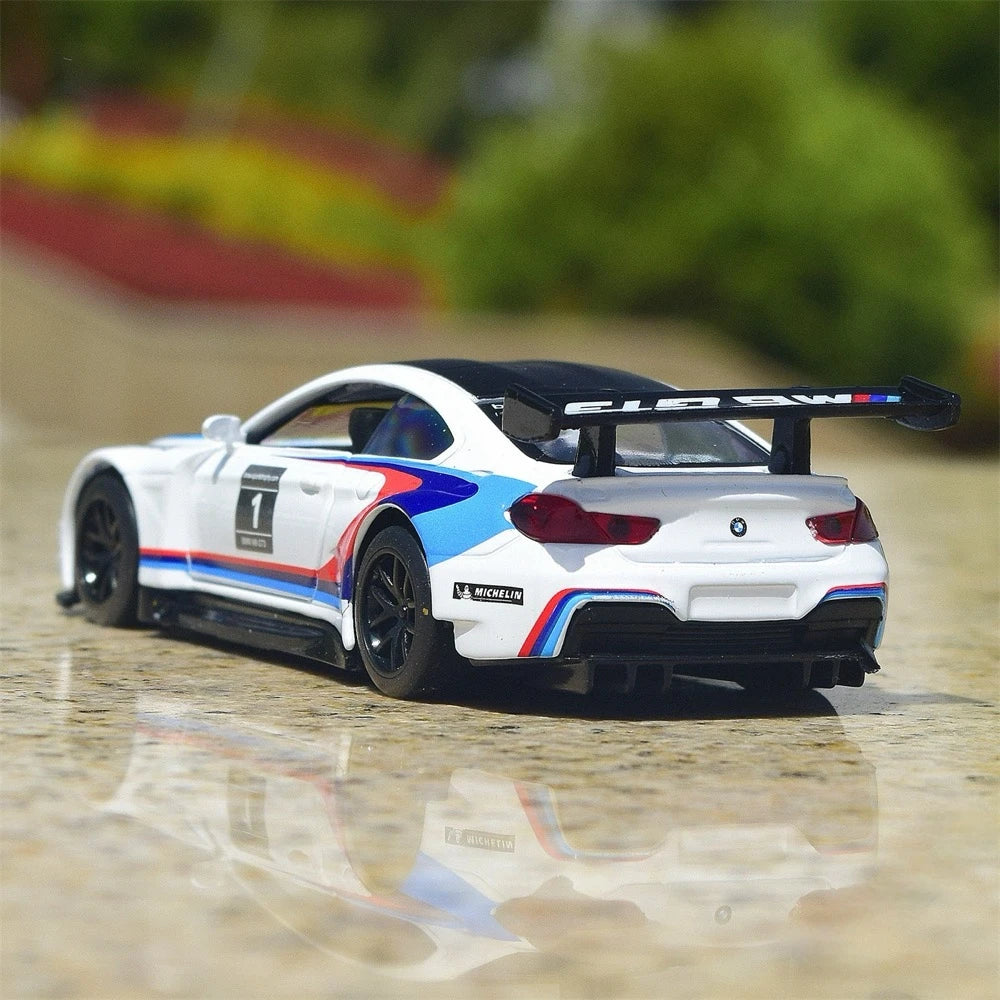 [TOY] 1:44 BMW 2016 F13 M6 GT3 #1 modellino di auto Die-Cast