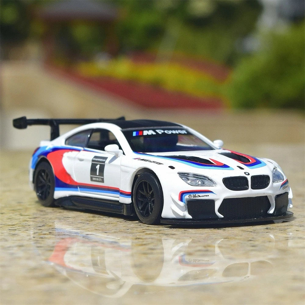 [TOY] 1:44 BMW 2016 F13 M6 GT3 #1 modellino di auto Die-Cast