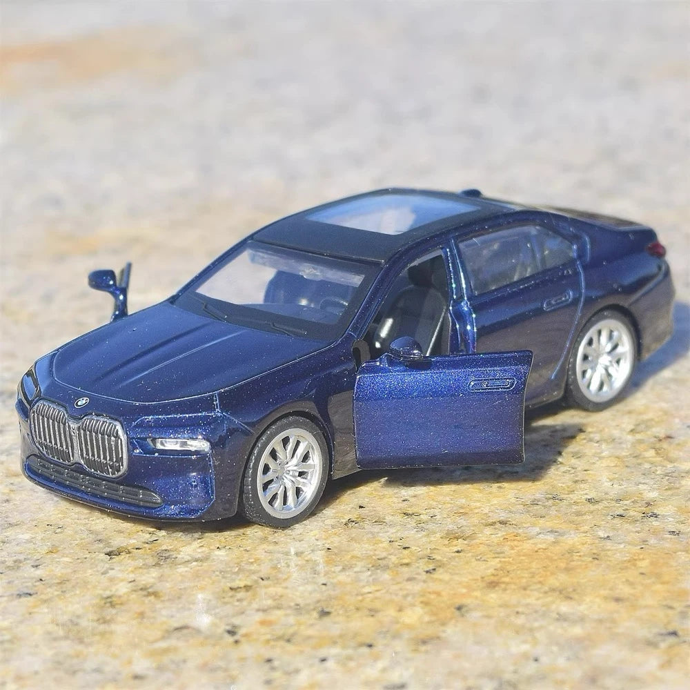 [TOY] 1:47 BMW 2022 G70 i7 sininen pienoismalli Die-Cast