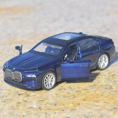 [TOY] 1:47 BMW 2022 G70 i7 sininen pienoismalli Die-Cast