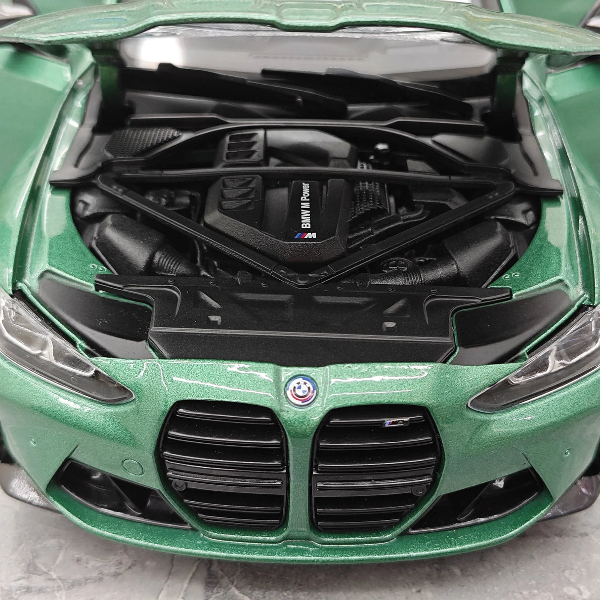 TSM BMW 2023 M3 Touring M G81 Isle of Man Green Metallic 1:18 – keräilyhartsimalli