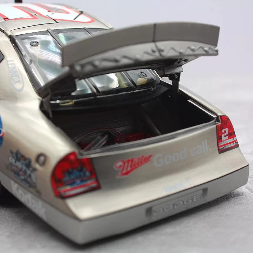 [Team Caliber] 1:24 Dodge 2006 Charger NASCAR #2 Miller Lite Silver Model Car Die-Cast